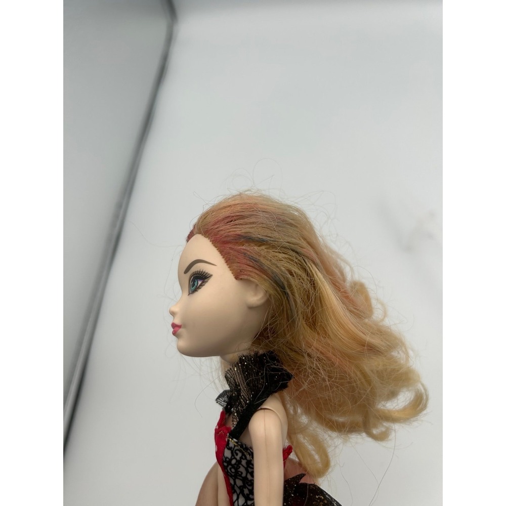 Ever After High Mirror Beach Apple White fashion doll - Picture 7 of 8